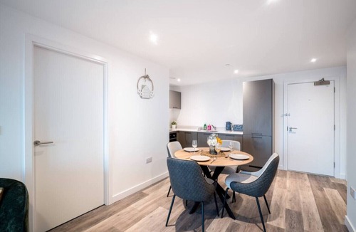 Eccles Apartment | Spacious Apartment Near Church Street Eccles Area