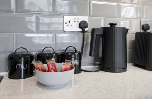 Roath Apartment | Spacious | Cardiff Central | Fast Wifi | Netflix