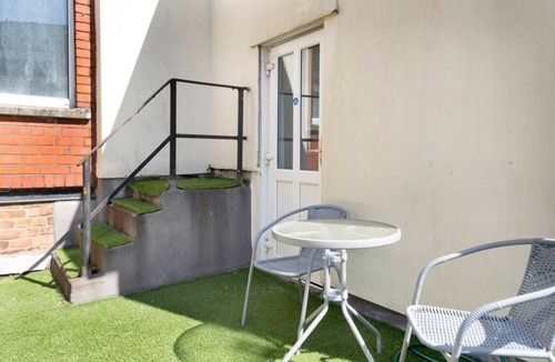 Roath Apartment | Spacious | Cardiff Central | Fast Wifi | Netflix