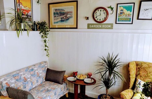 Hornsea House | Spacious Charming Cottage near Lake and Sea