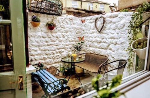 Hornsea House | Spacious Charming Cottage near Lake and Sea