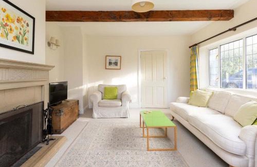 Middleton-on-Sea House | Spacious Coastal Family Home Sleeps 8