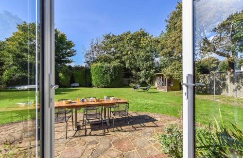Middleton-on-Sea House | Spacious Coastal Family Home Sleeps 8