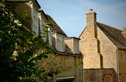 Whichford House | Spacious Cotswold Home for Groups, Country Escape