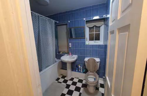 Birch House | Spacious Double Bedroom WB Greater Manchester