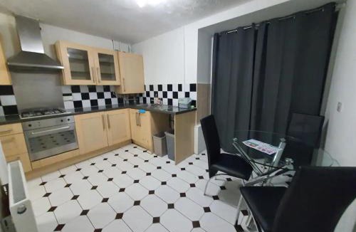 Birch House | Spacious Double Bedroom WA Greater Manchester