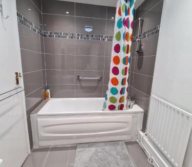 Hillingdon House | Spacious Double Room Ideal for Professionals Heathrow Uxbridge Access StockleyPark Brunel University Hillingdon Hospital Prologis Park