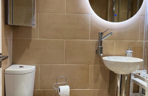 Oldham Apartment | Spacious Duplex Apartment in Greater Manchester - Fast Wifi - Kingsize Bed