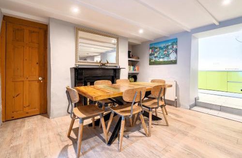 Mount Hawke House | Spacious Farmhouse between St Agnes & Porthowan