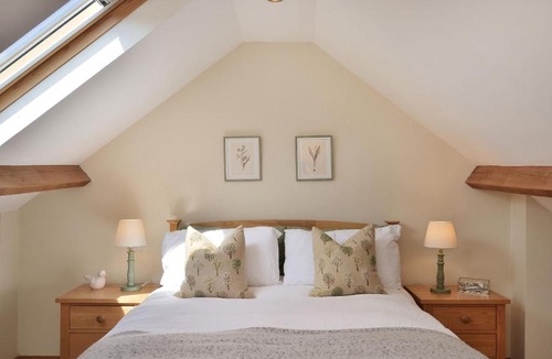 Hereford House | Spacious Free Parking 5 Mins from City Centre