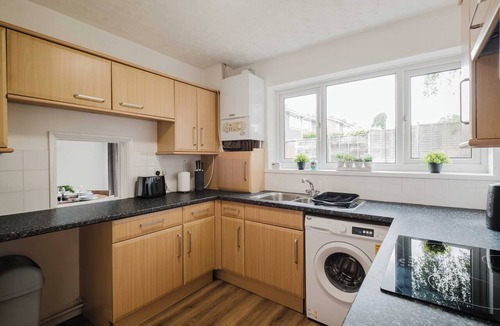 Northampton House | Spacious 3-Bed Home with Free Parking