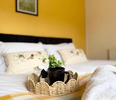 Mancot House | Spacious Hawarden Haven 3BR Free Parking Long Stay