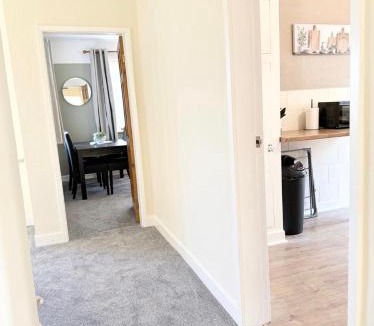 Mancot House | Spacious Hawarden Haven 3BR Free Parking Long Stay