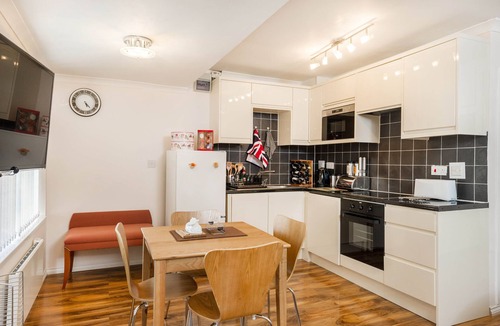 Henley-on-Thames Apartment | Spacious Henley On Thames Studio Apt Close To Oxford, London, Windsor & Reading