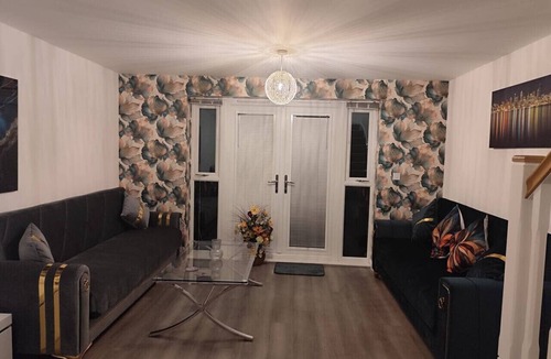 Stoke-on-Trent House | Spacious Home for Groups, Sleeps 8