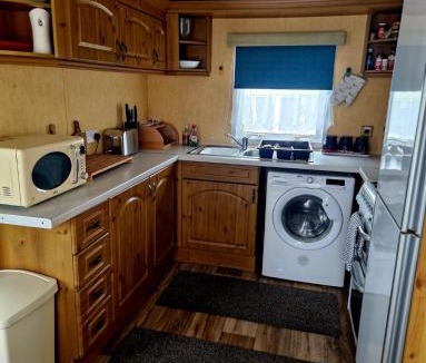Aberystwyth House | Spacious Luxury Escape with Sea Views and Pet Friendly at Clarach Bay