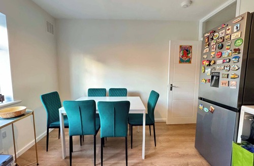 Ealing Apartment | Spacious & Modern 1-Bed Flat near Ealing