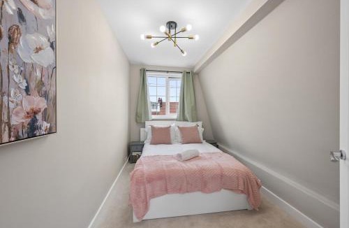 Kearsley House | Spacious Modern home in the heart of Whitefield - Private Driveway Parking