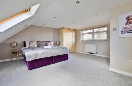 Fairwater House | Spacious & Modern Triple-Story Cardiff Home with Pool Table