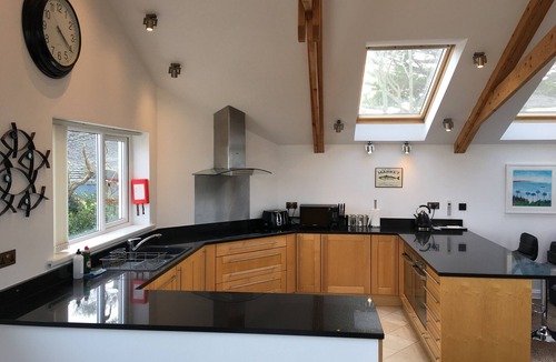 St Ives House | Spacious Open Plan House, 2 Car Spaces, EV charging, Sea Views, Walk To Beaches
