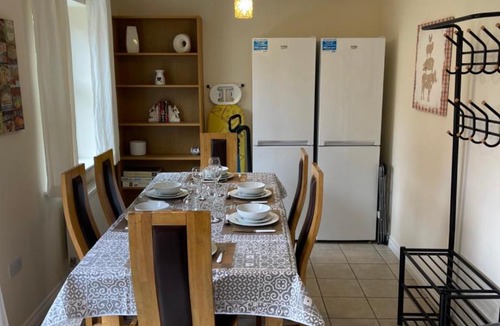 Skegby House | Spacious, Quiet, Sleeps 13, 3 Bathrooms, 2 Parking, Park, KIA1