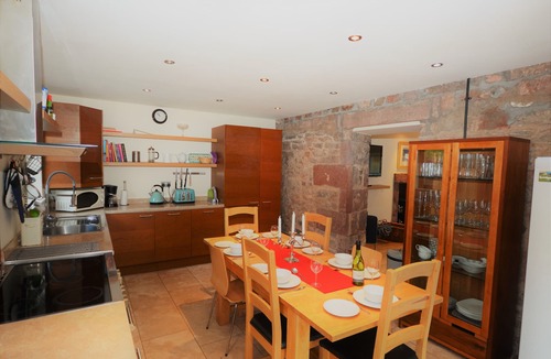 Balfron Cottage | Spacious Riverside Cottage Perfect For Families, groups,pets. * NEW HOT TUB*