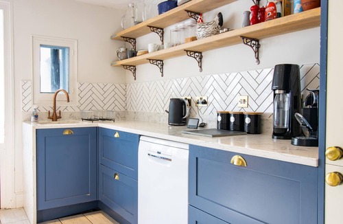 St Leonards-On-Sea House | Spacious Seaside Home with Cinema Room - Pass the Keys