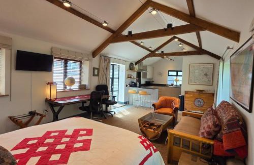 Middleton Stoney Apartment | Spacious Studio - Bicester Village & Silverstone