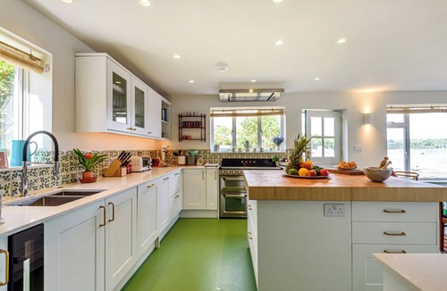 Dittisham House | Spacious Waterfront Home with Pool in Dittisham