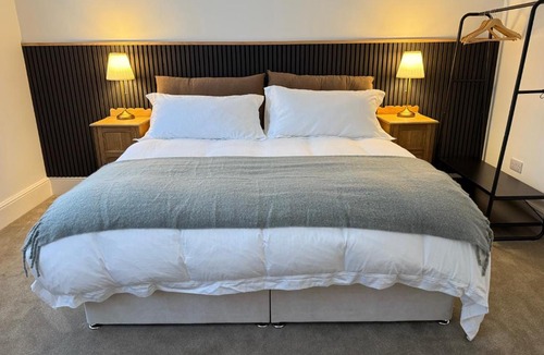 Pontrilas Apartment | Spacious, Worcester city centre 2 bedroom apartment