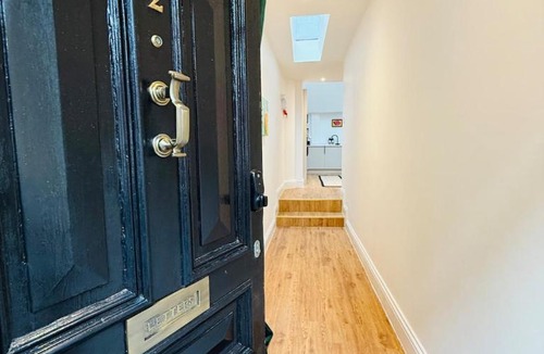 Pontrilas Apartment | Spacious, Worcester city centre 2 bedroom apartment