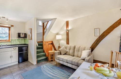 Hay-on-Wye House | Sparrows Nest - Ukc6437