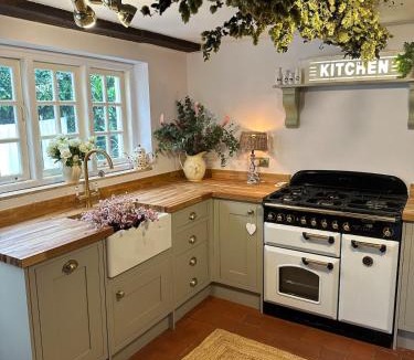 Hoylake House | Spring Cottage