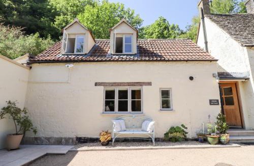 Stroud House | Spring Cottage