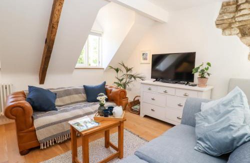 Stroud House | Spring Cottage