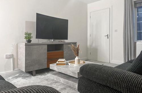 Guide House | Spring Gardens