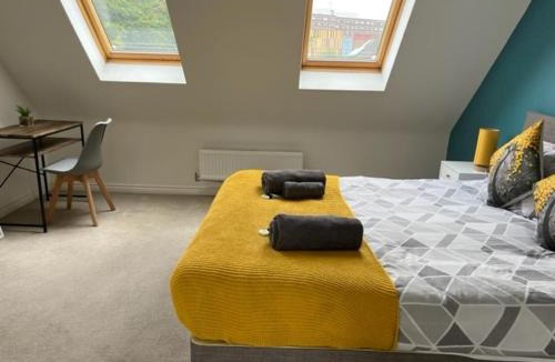 Dudley Apartment | Spring House - Staycation - Perfect for Contractors & Families - 2 Parking Spaces