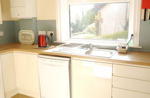 Dalbeattie Cottage | Springfield - a bungalow that sleeps 4 guests in 2 bedrooms