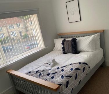 Risca House | Springfield Retreat