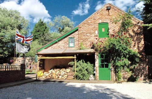 Amerton Apartment | Squirrel Barn