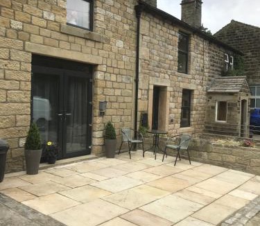 Cowling House | Squirrel cottage