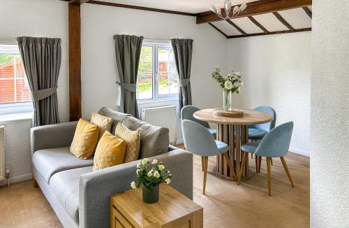 Morpeth House | Squirrel Leap Lodge