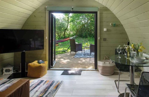 Malmesbury Cabin | Squirrels Drey
