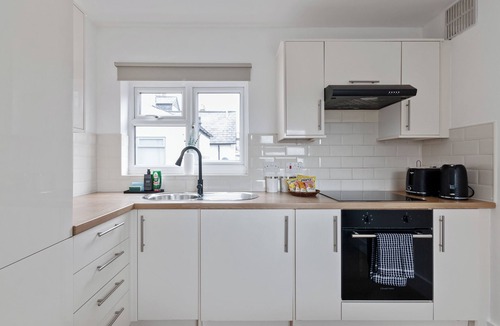 St Albans Apartment | St Albans Central - 2 bedroom flat - 1 FREE parking