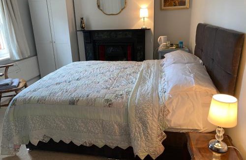 Dersingham House | St Jude's Bed & Breakfast