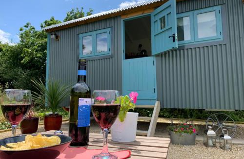 Saint Kew Apartment | St. Kew Shepherd Huts