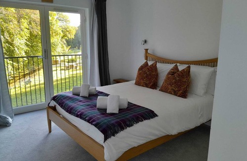 Kingussie House | St Vincent's: Explore the Highlands & Cairngorms National Park