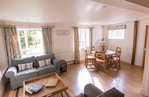 Lechlade House | Stable Cottage