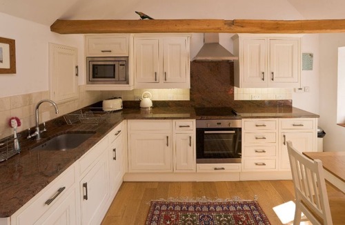 Tonbridge Cottage | * Stable Cottage * Hamptons Farmhouse, Child Friendly Holidays