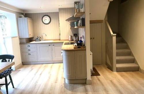 Whaddon House | STABLES Stylish comfortable peaceful cottage with parking and outdoor space